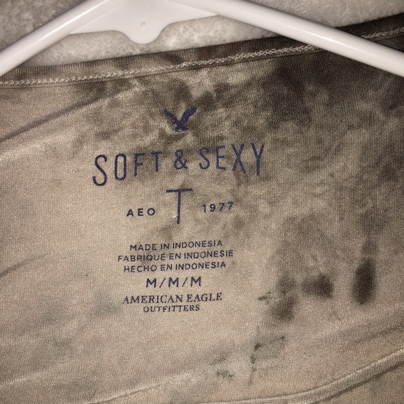 AMERICAN EAGLE SOFT AND SEXY SHIRT! - Picture 2 of 2
